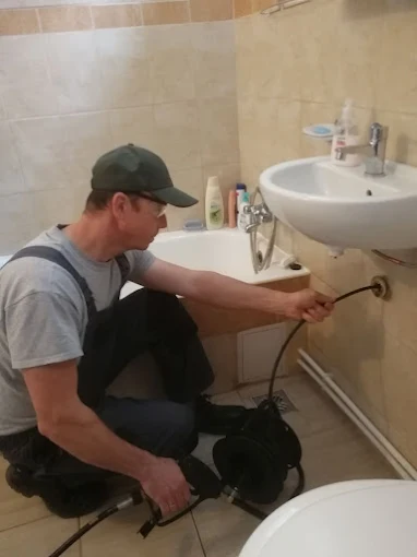 Duguláselhárítás fürdőszobai lefolyónál